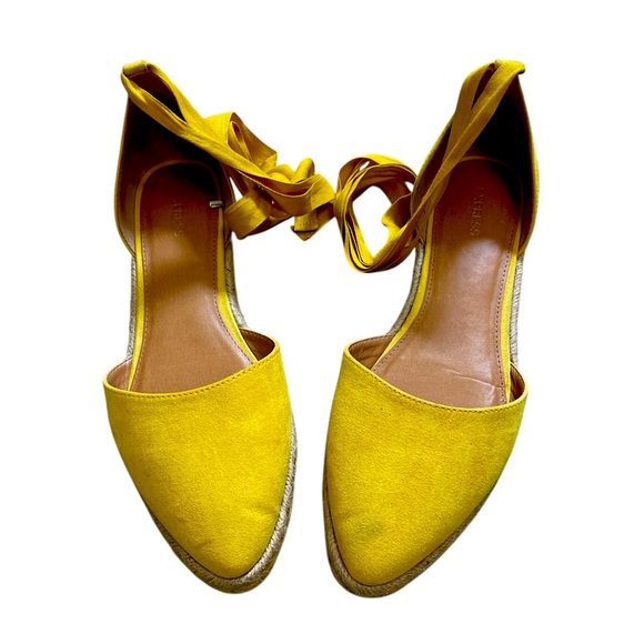 Express Yellow Espadrilles Vibrant Summer Style - Picture 1 of 4